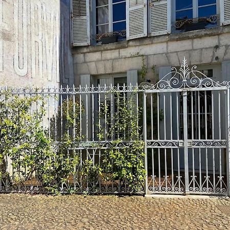 Studio Avec Terrasse Nontron Bagian luar foto